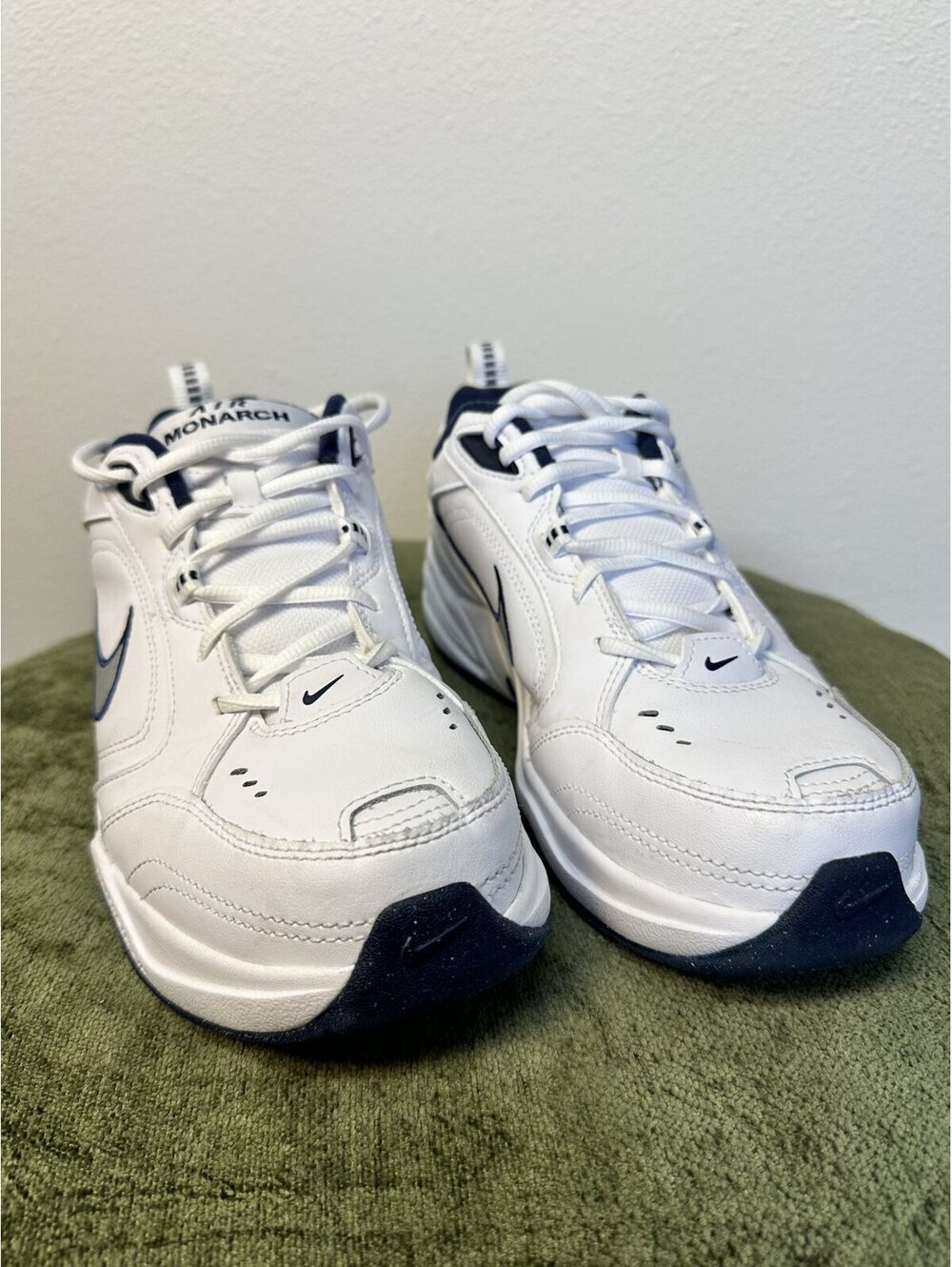 Nike Air Monarch IV 4E Extra Wide Training Shoes White/Navy Men's Size 7.5